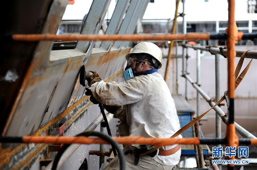 (圖文互動(dòng))(2)我國第一艘自主建造的極地科考破冰船“雪龍2”號(hào)雄姿初現(xiàn)