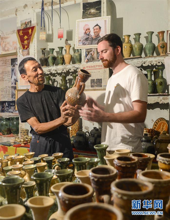 （新華全媒頭條&middot;圖文互動(dòng)）（1）去新疆！穿越古今絲綢之路