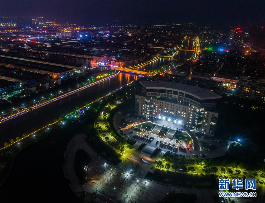 （壯闊東方潮 奮進(jìn)新時代&mdash;&mdash;慶祝改革開放40年&middot;圖文互動）（5）&ldquo;斜杠青年&rdquo;楊建平：&ldquo;我是時代的幸運(yùn)兒！&rdquo;