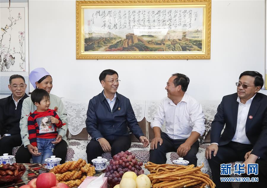 (時(shí)政)曹建明率中央代表團(tuán)四分團(tuán)在銀川看望慰問(wèn)各族各界干部群眾