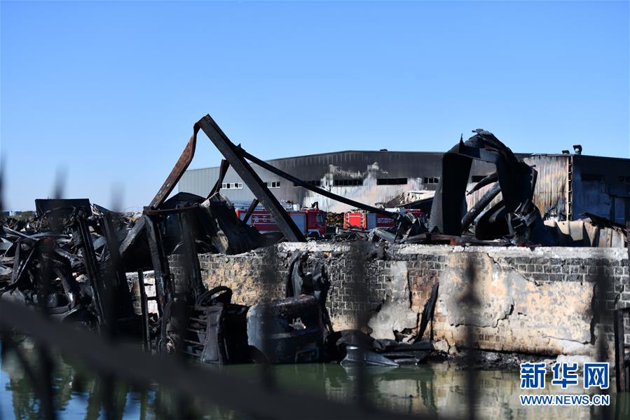 (圖文互動)(2)天津潤滑油倉庫火災(zāi)已撲滅無人員傷亡