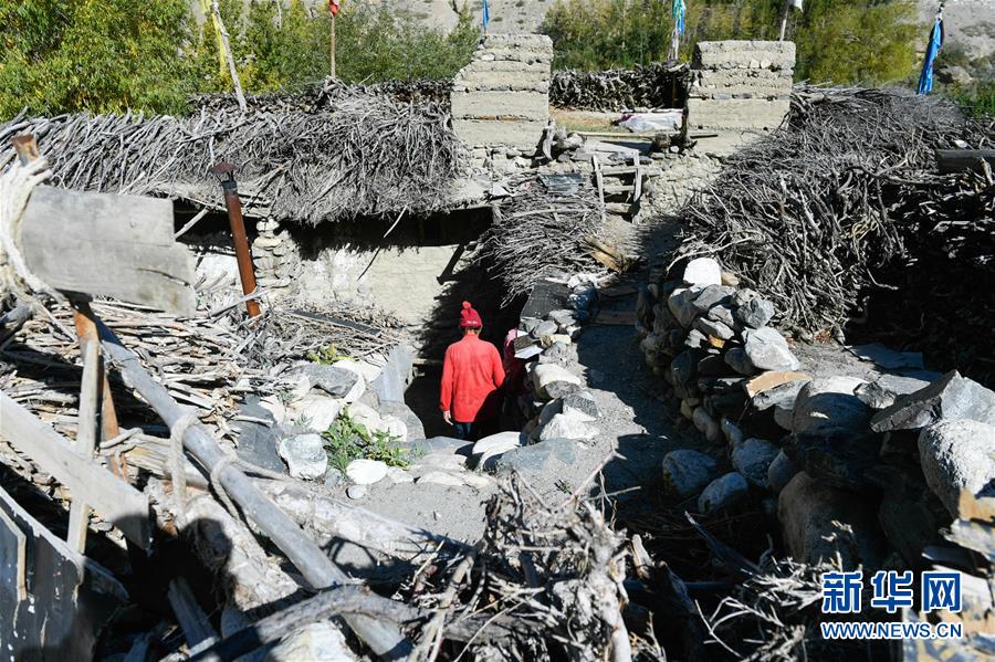 （新華全媒頭條&middot;圖文互動(dòng)）（5）西藏阿里楚松村&ldquo;四代房&rdquo;：中國(guó)邊陲巨變的縮微影像