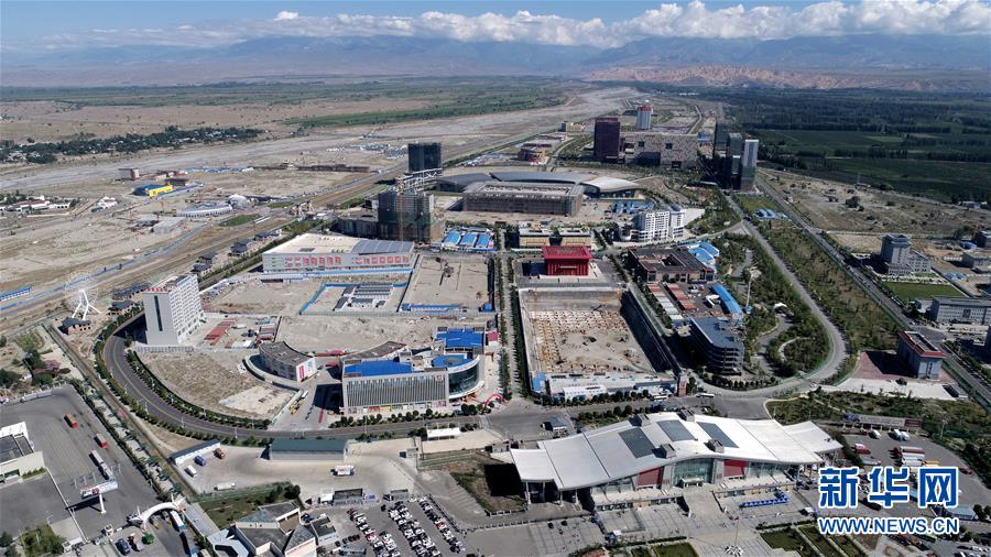 (新華全媒頭條·圖文互動(dòng))(5)揮寫中國與世界交融發(fā)展新畫卷——以習(xí)近平同志為核心的黨中央引領(lǐng)中國深層次全方位開放紀(jì)實(shí)