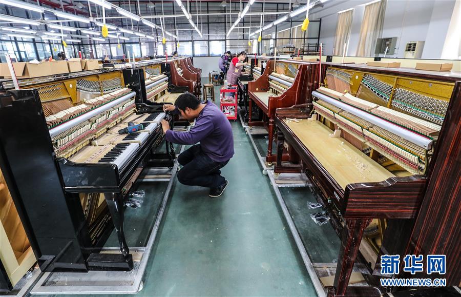 (在習(xí)近平新時(shí)代中國(guó)特色社會(huì)主義思想指引下·慶祝改革開放40周年·協(xié)調(diào)發(fā)展)(新華全媒頭條·圖文互動(dòng))(6)協(xié)調(diào)發(fā)展:奏響全面建成小康社會(huì)交響曲