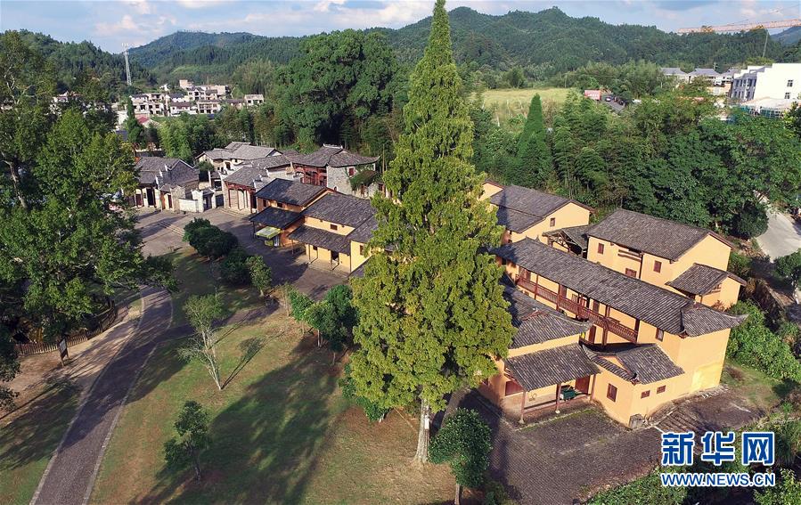 （百城百縣百企調(diào)研行&middot;圖文互動(dòng)）（2）從貧瘠山區(qū)到旅游新城&mdash;&mdash;革命搖籃井岡山的&ldquo;新名片&rdquo; 