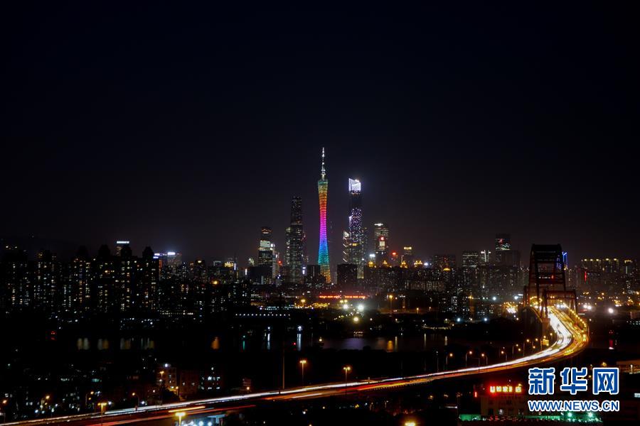 （在習(xí)近平新時(shí)代中國(guó)特色社會(huì)主義思想指引下&middot;慶祝改革開(kāi)放40周年&middot;開(kāi)放發(fā)展）（新華全媒頭條&middot;圖文互動(dòng)）（1）開(kāi)放中國(guó)：大門(mén)越開(kāi)越大 道路越走越寬