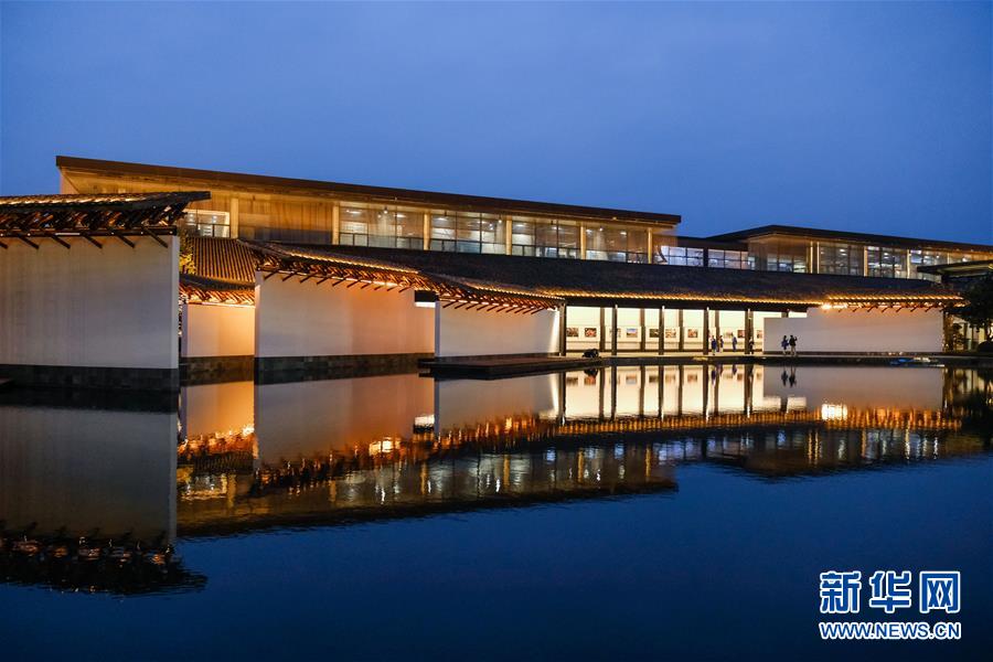 (慶祝改革開放40周年基層行·鄉(xiāng)鎮(zhèn)篇·圖文互動(dòng))(2)烏鎮(zhèn)40年:根里的靜與脈中的動(dòng)