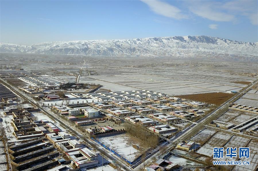 （慶祝改革開放40周年基層行&middot;村莊篇&middot;圖文互動）（5）甘肅武威上莊村：雜亂不堪的村莊變了 農(nóng)民住進(jìn)&ldquo;幸福院&rdquo;