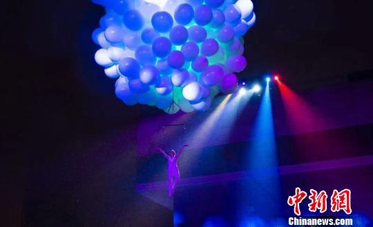 圖為燈光節(jié)現(xiàn)場(chǎng)。寧波文化廣場(chǎng)供圖