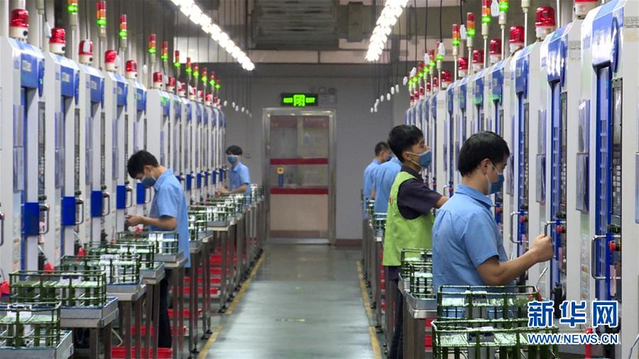 (慶祝改革開放40周年基層行·鄉(xiāng)鎮(zhèn)篇·圖文互動)(2)東莞長安鎮(zhèn):田塘里“飛”出的智能“機(jī)”地