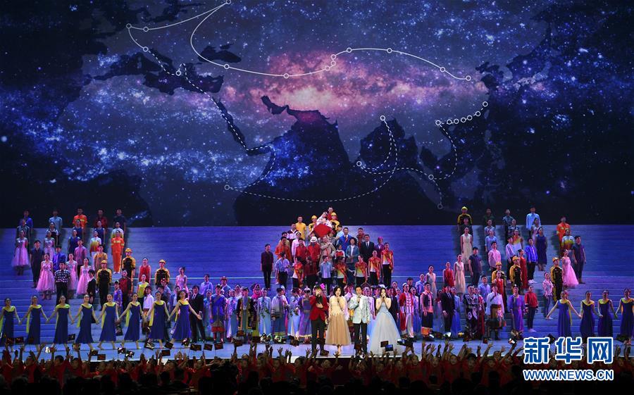 (時(shí)政)(11)慶祝改革開放40周年文藝晚會(huì)《我們的四十年》舉行