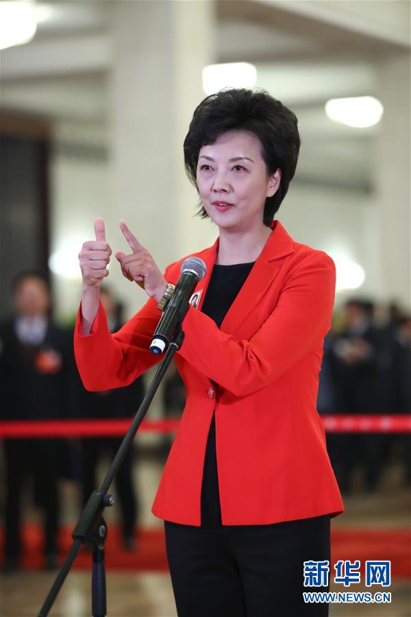 （兩會&middot;政協(xié)開幕）（8）全國政協(xié)委員接受采訪