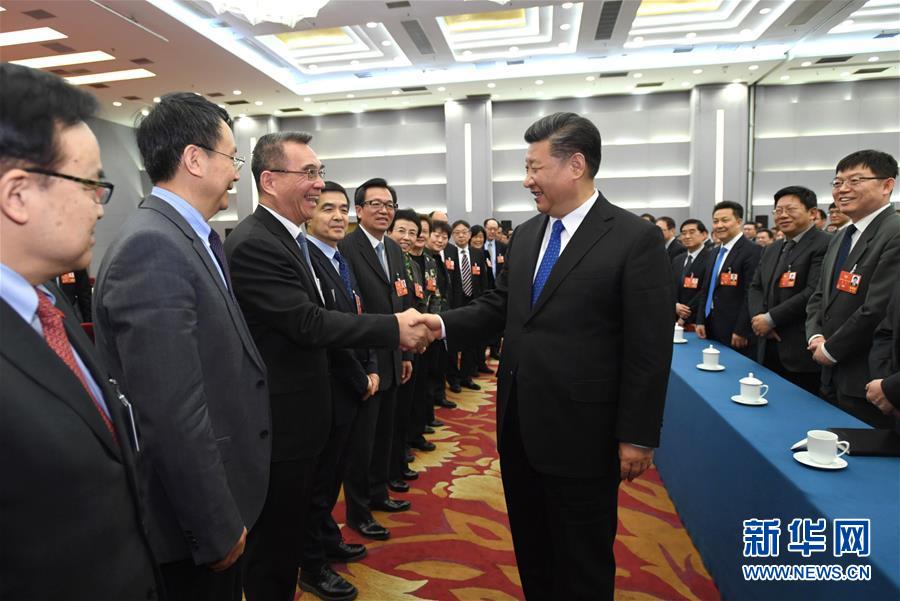 (兩會)(1)習(xí)近平看望參加政協(xié)會議的民盟致公黨無黨派人士僑聯(lián)界委員