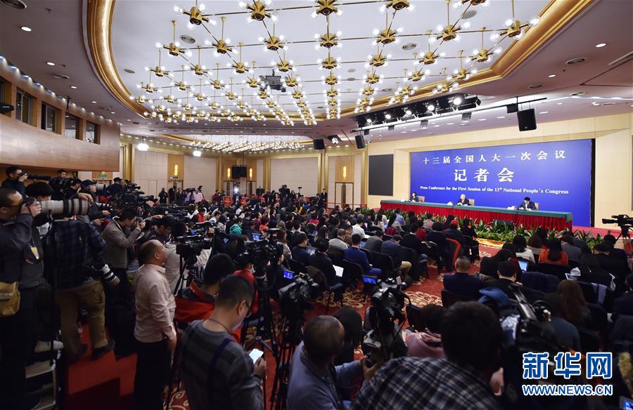 （兩會）（3）國務(wù)院扶貧辦主任劉永富就&ldquo;打好精準脫貧攻堅戰(zhàn)&rdquo;答記者問