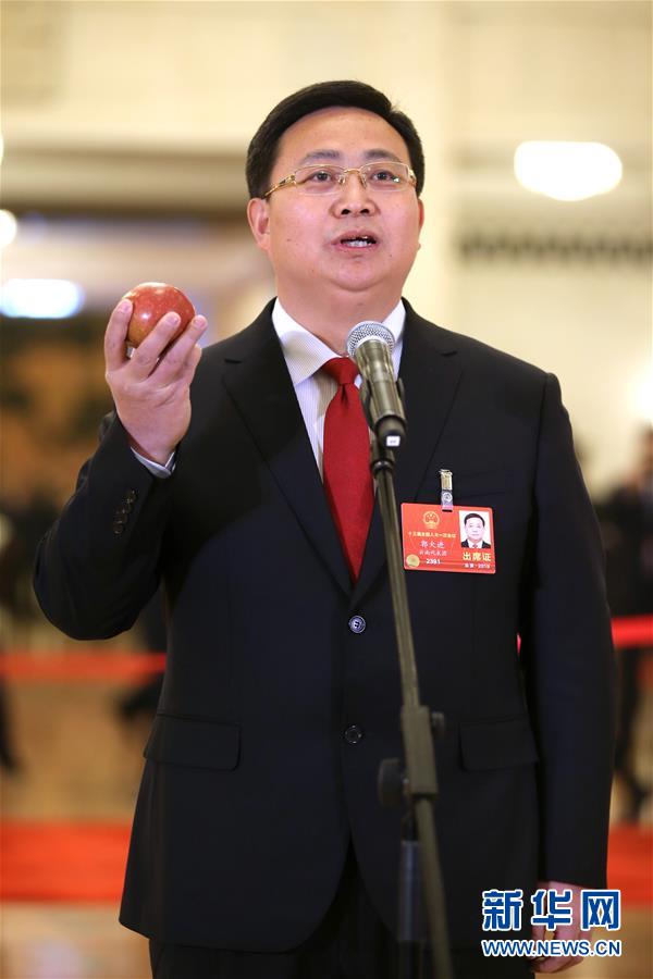 （兩會(huì)&middot;XHDW）（4）全國人大代表接受采訪