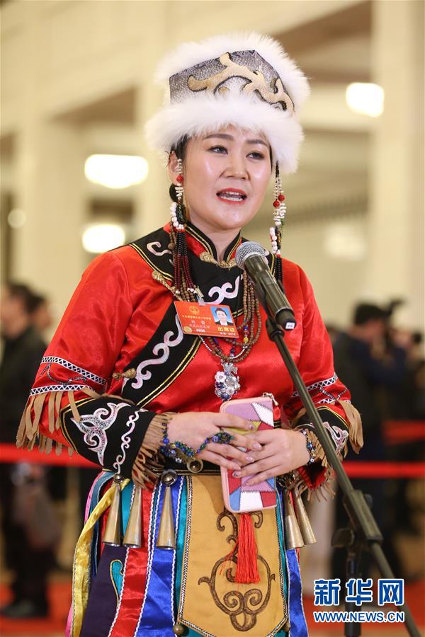 （兩會(huì)&middot;XHDW）（6）全國(guó)人大代表接受采訪