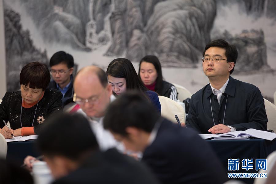 (圖文互動(dòng)·聽民意 匯民智)(1)凝聚共識(shí) 提振信心——2018年國辦“旁聽”全國兩會(huì)記事