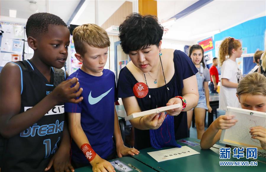 （兩會(huì)&middot;基層代表履職故事）（6）全國(guó)人大代表孫艷玲：做好非遺事業(yè)，讓古老技藝活起來