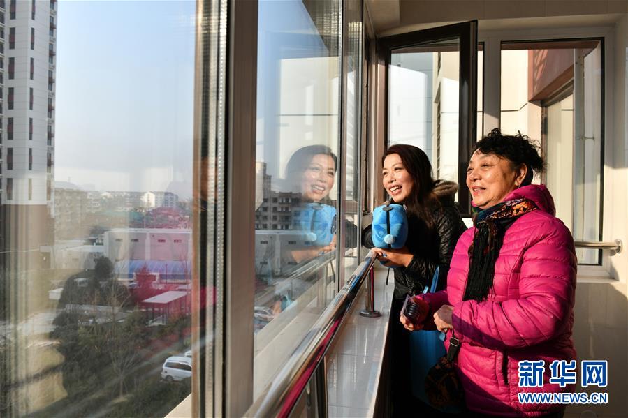 （新華全媒頭條&middot;圖文互動(dòng)）（10）風(fēng)正一帆懸&mdash;&mdash;以習(xí)近平同志為核心的黨中央治國理政一年間