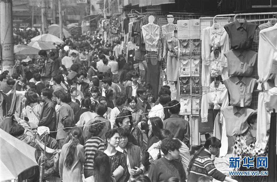 (新華全媒頭條·圖文互動(dòng))(2)“天下第一街”的“浴火重生”——漢正街兩度“起死回生”背后的迭代“密碼”