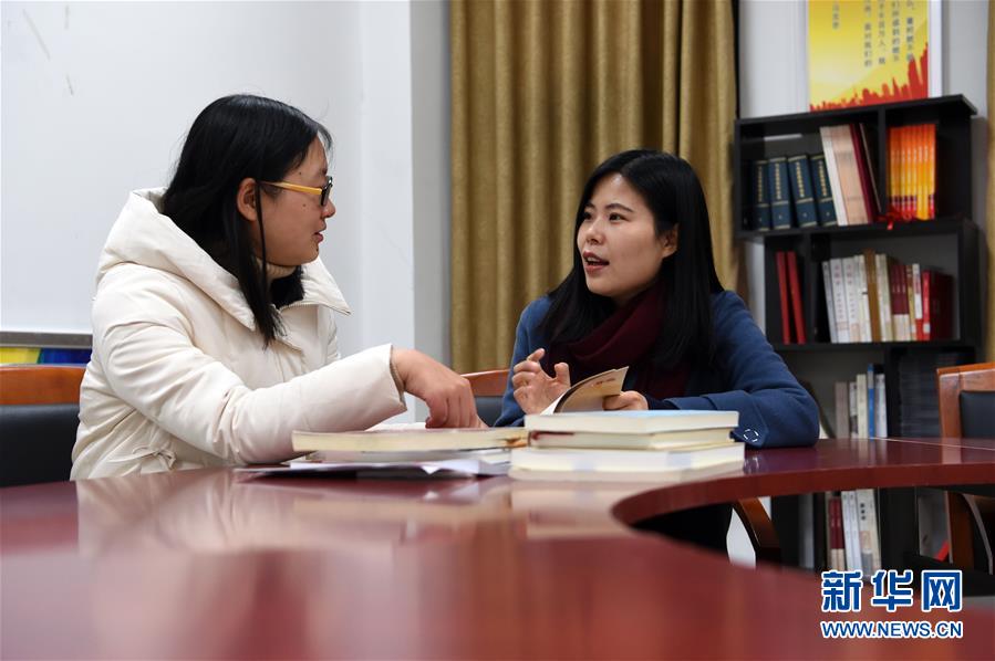 （在習(xí)近平新時代中國特色社會主義思想指引下&middot;將改革開放進行到底&middot;強國之基）（新華全媒頭條&middot;圖文互動）（6）奮斗不停步 改革再出發(fā)&mdash;&mdash;&ldquo;四個自信&rdquo;筑牢強國之基