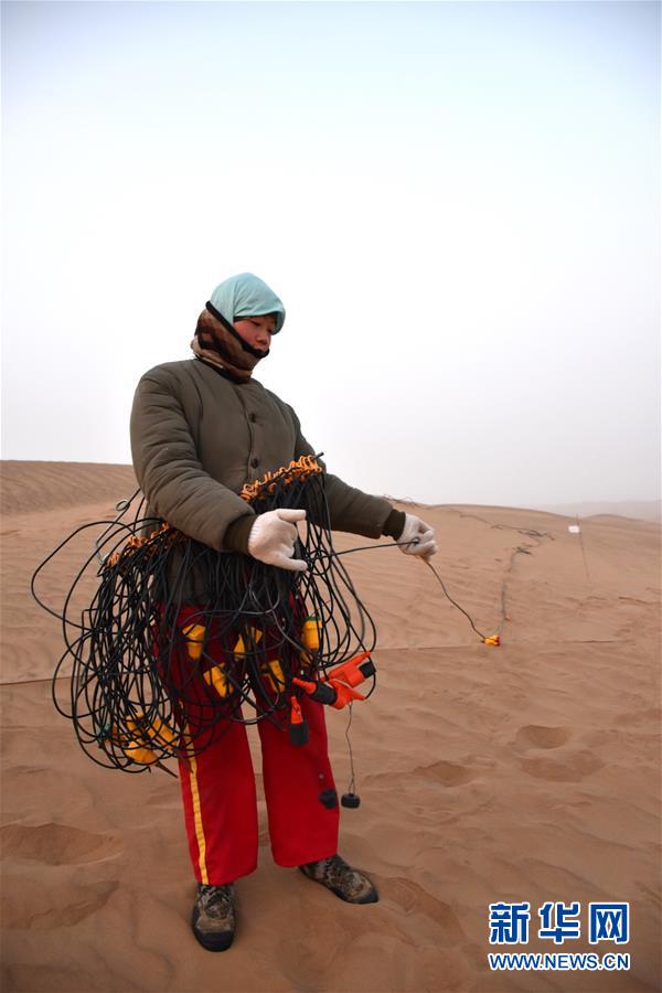 (新春走基層·圖文互動(dòng))(2)走進(jìn)塔克拉瑪干:探訪沙漠物探人