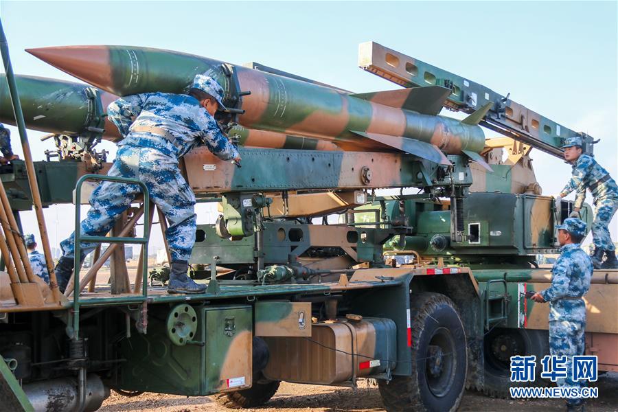 (新華全媒頭條·圖文互動(dòng))(4)向祖國(guó)報(bào)告:我在戰(zhàn)位守萬(wàn)家團(tuán)圓——解放軍和武警部隊(duì)新春佳節(jié)備戰(zhàn)執(zhí)勤記事