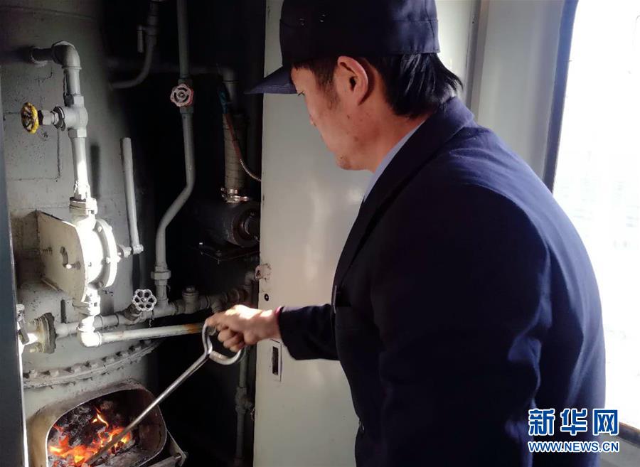 （新春走基層&middot;圖文互動）（3）變的是時間，不變的是溫情&mdash;&mdash;開往小興安嶺深處的幸福&ldquo;慢火車&rdquo;