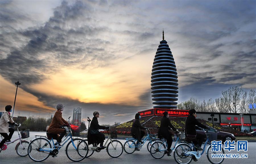 (新華全媒頭條·京津冀協(xié)同發(fā)展五周年·圖文互動)(4)開辟高質(zhì)量發(fā)展的光明前景——以習(xí)近平同志為核心的黨中央謀劃推動京津冀協(xié)同發(fā)展五周年紀(jì)實(shí)