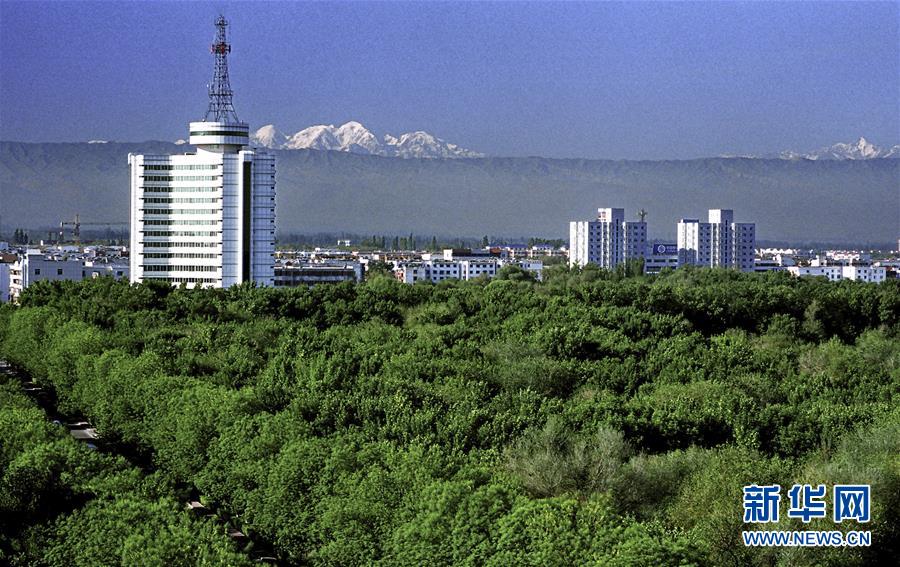 (壯麗70年·奮斗新時(shí)代·圖文互動(dòng))(2)記者蹲點(diǎn)手記:感受“戈壁明珠”嶄新容顏