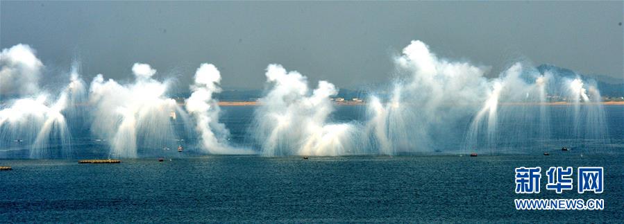 （新華全媒頭條&middot;人民海軍70年&middot;圖文互動(dòng)）（10）向海圖強(qiáng)春潮涌&mdash;&mdash;黨中央、中央軍委和習(xí)主席關(guān)心人民海軍建設(shè)發(fā)展紀(jì)實(shí)