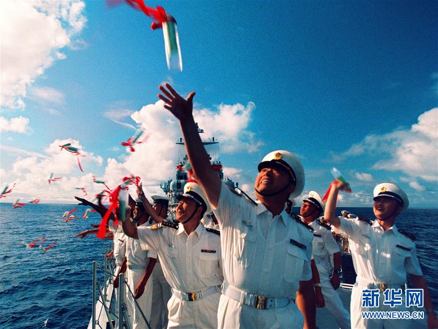 （新華全媒頭條&middot;人民海軍70年&middot;圖文互動(dòng)）（1）向海圖強(qiáng)春潮涌&mdash;&mdash;黨中央、中央軍委和習(xí)主席關(guān)心人民海軍建設(shè)發(fā)展紀(jì)實(shí)