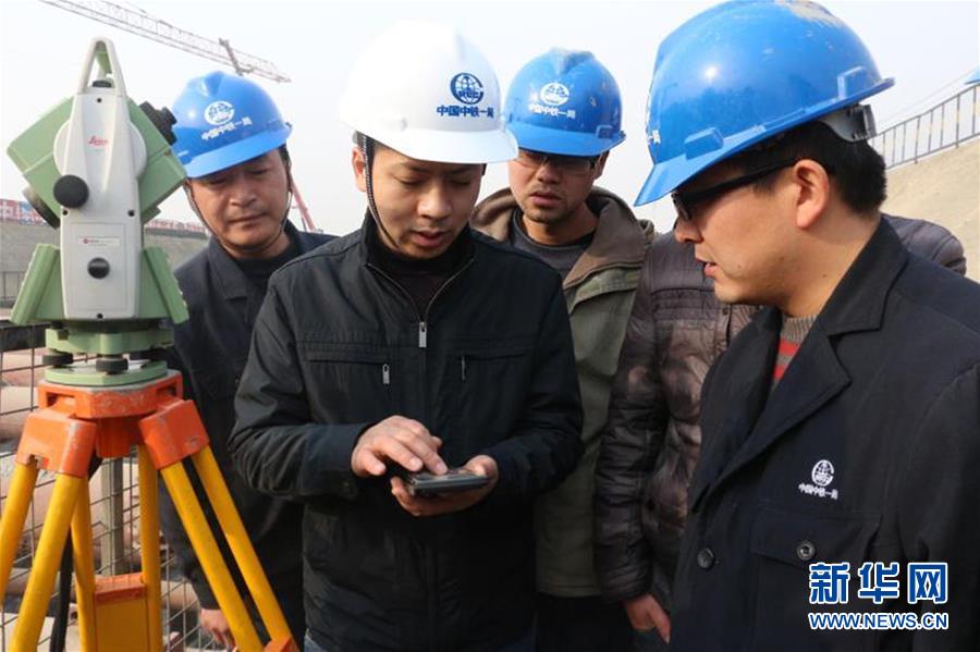 (新華全媒頭條·圖文互動(dòng))(5)讓奮斗成為人生最亮麗的底色——寫在2019年“五一”國(guó)際勞動(dòng)節(jié)到來之際