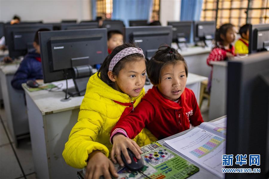 （壯麗70年&middot;奮斗新時(shí)代&middot;圖文互動(dòng)）（10）獨(dú)龍江畔，這個(gè)民族&ldquo;一躍千年&rdquo;