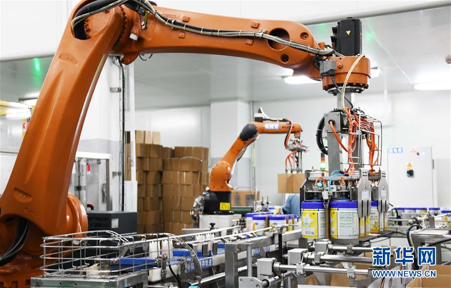 （在習近平新時代中國特色社會主義思想指引下&mdash;&mdash;新時代新作為新篇章&middot;圖文互動）（4）&ldquo;無人作業(yè)&rdquo;來臨 綠色食品&ldquo;當家&rdquo;&mdash;&mdash;黑龍江探索現(xiàn)代農(nóng)業(yè)發(fā)展路徑