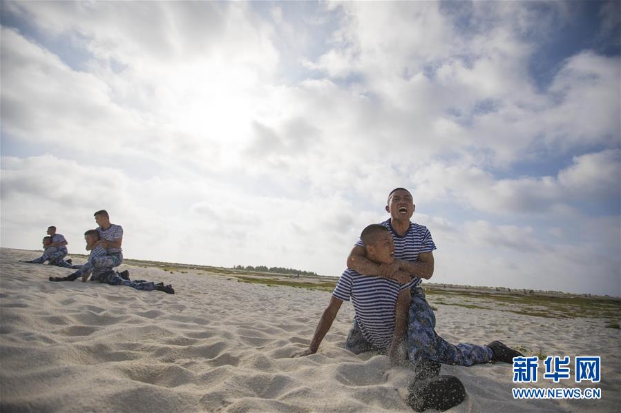 （壯麗70年&middot;奮斗新時代&middot;新華全媒頭條&middot;圖文互動）（5）&ldquo;你在我的航程上，我在你的視線里&rdquo;&mdash;&mdash;走進海軍西沙中建島官兵的五彩世界
