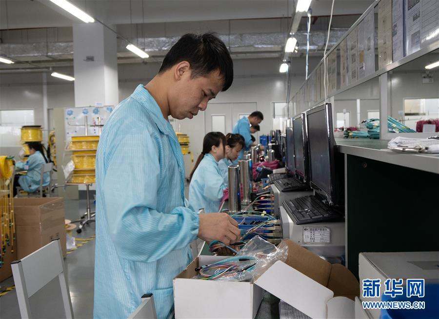 （新華全媒頭條&middot;中國經(jīng)濟(jì)基層行&middot;圖文互動(dòng)）（2）看！這就是中國經(jīng)濟(jì)的底氣&mdash;&mdash;當(dāng)前中國經(jīng)濟(jì)觀察之三