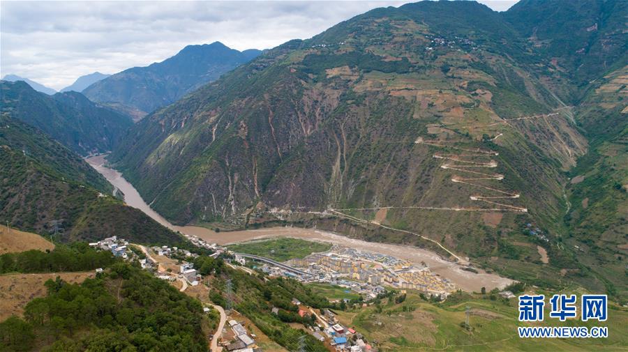 （直過(guò)民族脫貧攻堅(jiān)&middot;圖文互動(dòng)）（3）下山！傈僳群眾開啟新生活