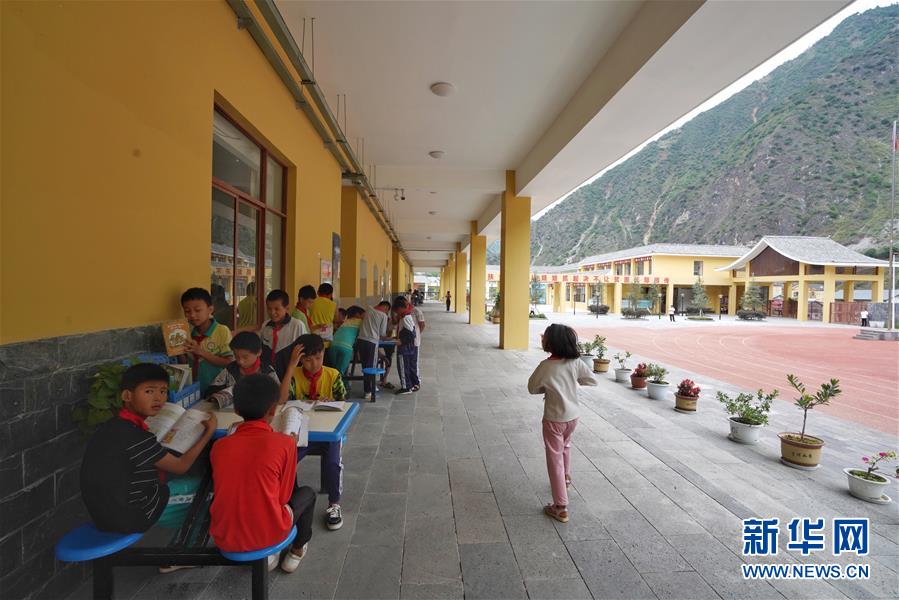 （直過(guò)民族脫貧攻堅(jiān)&middot;圖文互動(dòng)）（8）下山！傈僳群眾開啟新生活