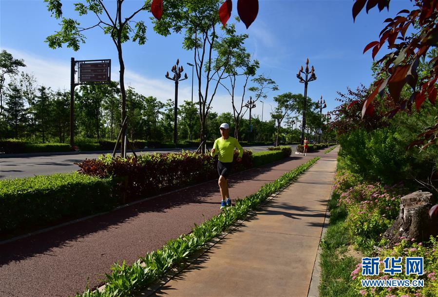 （在習近平新時代中國特色社會主義思想指引下&mdash;&mdash;新時代新作為新篇章&middot;圖文互動）（3）在這里，遇見&ldquo;詩和遠方&rdquo;&mdash;&mdash;長白山下&ldquo;第一鎮(zhèn)&rdquo;的全域旅游實踐