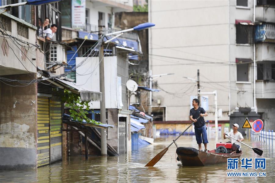 （抗洪搶險(xiǎn)&middot;圖文互動(dòng)）（1）洪水來時(shí)，那暖心的民間救援