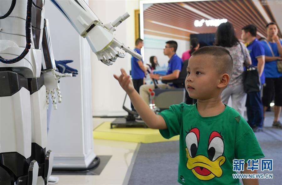 （新華全媒頭條&middot;壯麗70年&middot;奮斗新時代&mdash;&mdash;共和國發(fā)展成就巡禮&middot;圖文互動）（9）不渝的初心 壯麗的答卷&mdash;&mdash;革命老區(qū)江西70年發(fā)展巡禮