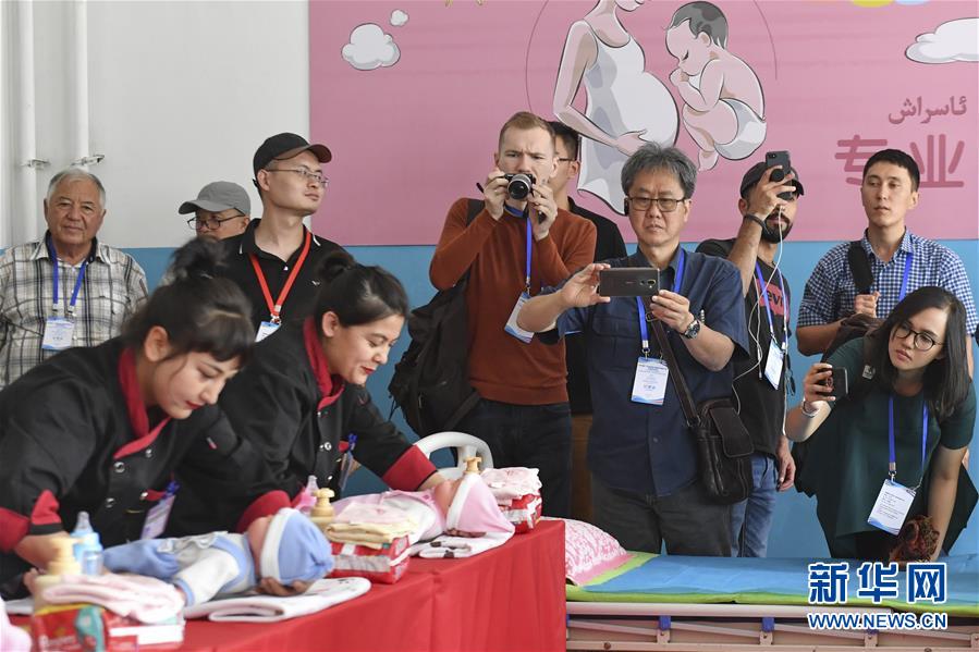 (圖文互動)(3)24國媒體記者探訪新疆 感受社會穩(wěn)定民生改善 認可去極端化成就