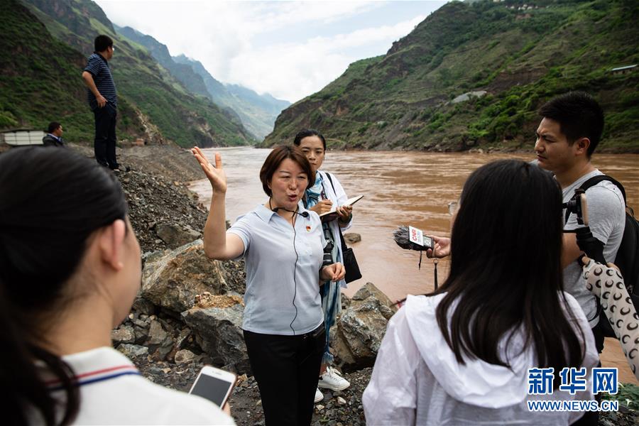 （新華全媒頭條&middot;壯麗70年&middot;奮斗新時代&mdash;&mdash;記者再走長征路&middot;圖文互動）（6）前進，向著光明的方向&mdash;&mdash;尋訪金沙江畔紅色印記