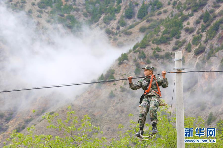 （圖文互動(dòng)）（2）高原上的&ldquo;拴心石&rdquo;&mdash;&mdash;記某信息通信基地四營五連連長翁春芳