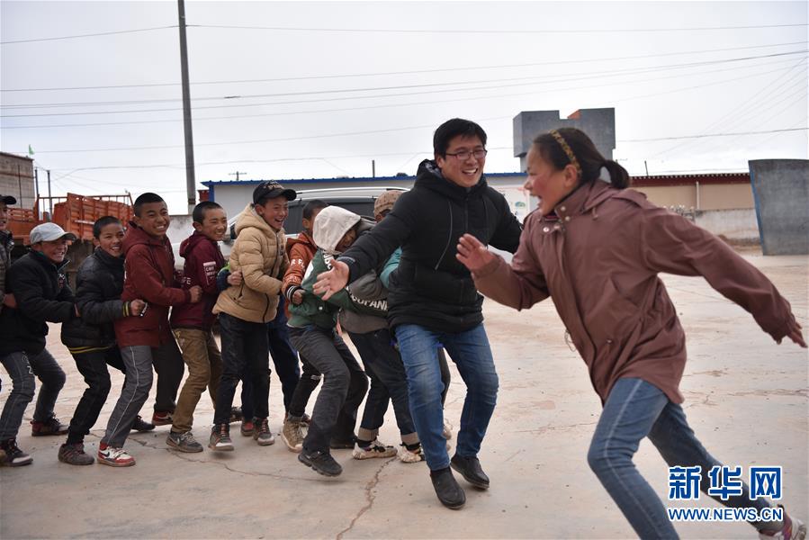 （不忘初心、牢記使命&middot;圖文互動）（7）青春之花綻放五千米云端&mdash;&mdash;記扎根海拔最高縣小學教師夫妻杜安東、曹曉花