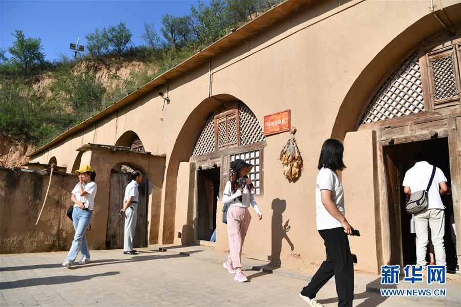 （新華全媒頭條&middot;壯麗70年&middot;奮斗新時(shí)代&mdash;&mdash;記者再走長征路&middot;圖文互動(dòng)）（9）紅星，從這里照耀中國&mdash;&mdash;陜北見證中國革命的歷史轉(zhuǎn)折