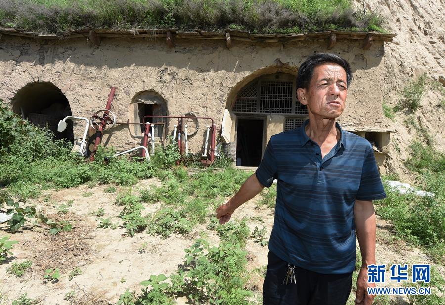 （新華全媒頭條&middot;壯麗70年&middot;奮斗新時(shí)代&mdash;&mdash;記者再走長(zhǎng)征路&middot;圖文互動(dòng)）（2）紅星，從這里照耀中國(guó)&mdash;&mdash;陜北見(jiàn)證中國(guó)革命的歷史轉(zhuǎn)折