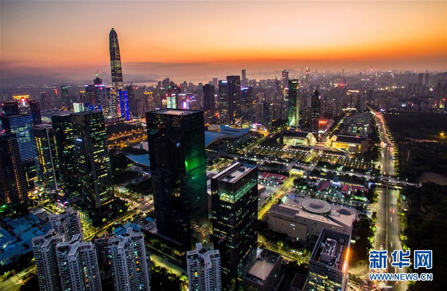 (壯麗70年·奮斗新時代——共和國發(fā)展成就巡禮·圖文互動)(2)南粵譜寫新篇章 敢為人先再出發(fā)——廣東70年跨越式發(fā)展紀實