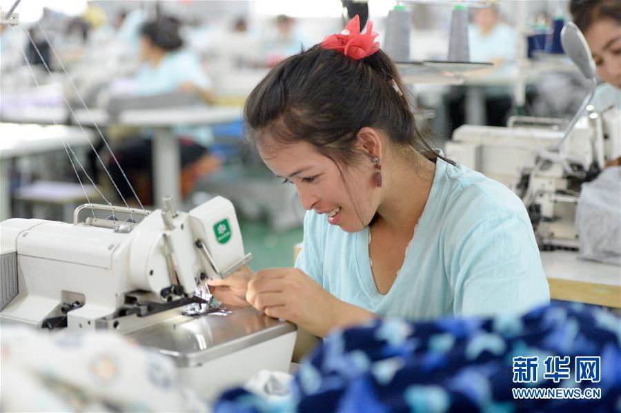 (決戰(zhàn)決勝脫貧攻堅(jiān)·圖文互動)(2)“她力量”托起南疆脫貧攻堅(jiān)“新引擎”